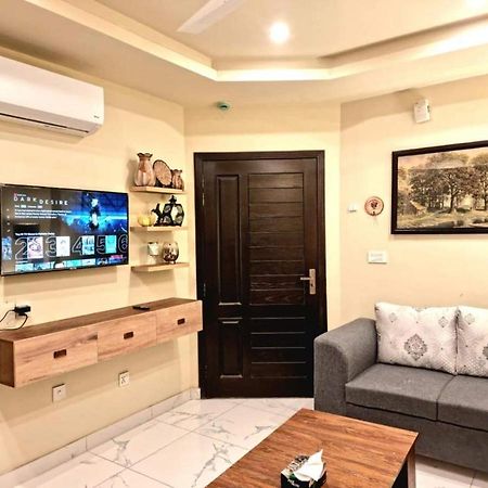 Comfortable & Lovely 1 Bed Apt In Bahria Town ラーワルピンディー エクステリア 写真